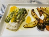 Lieu noir, sauce vierge aux agrumes et légumes d'hiver rôtis