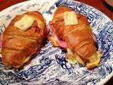 Croissants au jambon et au fromage (junk food à la française)