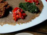 Galette de sarrasin comme une injera et ses accompagnements ethiopiens