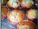 Muffins saveur pêche, chocolat blanc et framboises