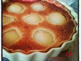 Tarte aux poires aux amandes et aux éclats de pralines roses