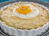 Flans de brocolis aux herbes, oeufs sur le plat