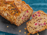 Gâteau du matin au petit épeautre, framboises et chocolat