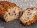 Gâteau du matin aux farines de petit épeautre, noix de coco et fruits rouges