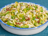 Salade d’endives aux kiwis, avocat, bleu et noisettes