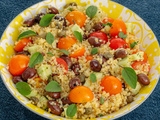 Salade de boulgour au concombre, tomates cerises et olives