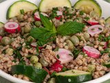Salade de sarrasin aux courgettes, radis et petits pois