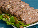 Terrine de foies de volaille aux herbes et aux noisettes