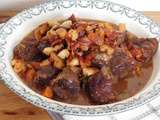 Boeuf au vin rouge, lardons et croûtons