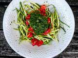 Courgettis au pesto et tomates fraiches