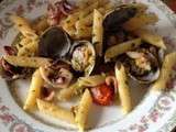 Penne aux palourdes, calamars, tomates cerise