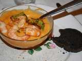 Soupe courge butternut, carottes, poireaux et sa garniture de crevettes