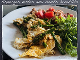 Asperges vertes aux œufs brouillés