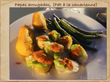 Papas arrugadas, sauce mojo rojo et verde (Pomme de terre à la canarienne)