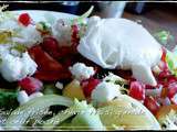 Salade frisée, chèvre frais, grenade et oeuf poché