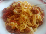 Tagliatelles au ragoût à la tomate