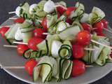 Brochettes de courgettes mozzarella et tomates cerises