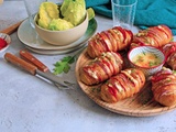 Hasselback pommes de terre Suédoise garnies au Gorgonzola, oignon rouge et choriz