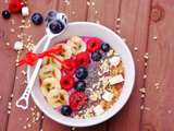 Smoothie bowl détox aux fruits rouges