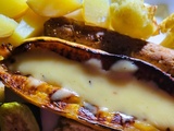 Fondue au fromage végétal dans une courge delicata