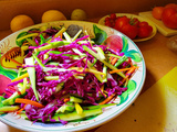 Salade de julienne de légumes de septembre au beurre d'arachides