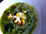 Soupe aux herbes avec  ...  pop corn et ail confit