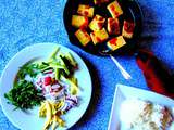 Tofu asiatique avec sauce et crudités