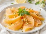 Carpaccio de Melon à la Pistache : recette chic qui bluffe vos invités