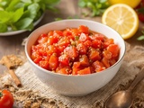 Compotée de tomates sucrées : une base rapide pour desserts surprenants