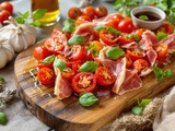 Ne jetez plus vos tomates cerises : cette astuce façon tapas bluffe tous les invités