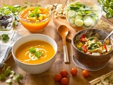 Soupe froide ou chaude : recettes polyvalentes pour temps instable