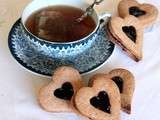 Biscuits épicés avec confiture de fruits de bois (même sans gluten)