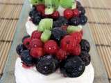 Mini Pavlova aux fruits de bois (pour tous et pour intolérants)