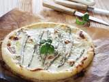 Pizza sans gluten avec stracchino et asperges