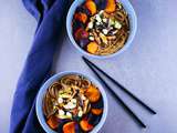 Bouillon miso, nouilles Soba, légumes racines rôtis et shiitakés