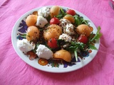 Salade au melon, à la mozzarella, et à la tomate