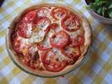 Tarte aux tomates et miettes de thon