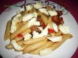 Penne avec fondue d'aubergines, tomates cerises et dés de mozzarella