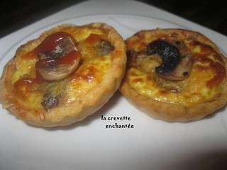 Mini quiche au fromage et champignons de paris