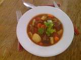 Mijoté de boeuf aux carottes, pommes de terre et tomates