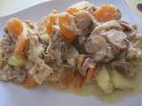 Poulet/pommes de terre/carottes/champignons à la crème