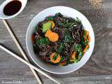 Nouilles soba au chou chinois, carotte et gingembre