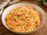 Pâtes à la truite fumée et aux tomates séchées