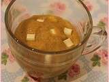 Cookie in a mug aux pépites de chocolat blanc (cookie dans une tasse)