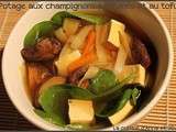 Potage aux champignons parfumés et au tofu