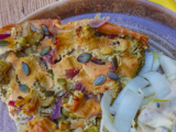 Quiche aux légumes, appareil au yaourt de soja et moutarde douce (vegan)