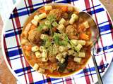 Bouillon de légumes, boulettes de poulet et pâtes