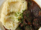 Boulettes de boeuf au vin rouge & purée de céleri