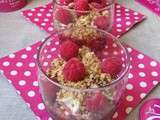 Granola framboises et fromage blanc