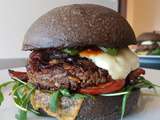 Burger aux insectes avec Food Travelers